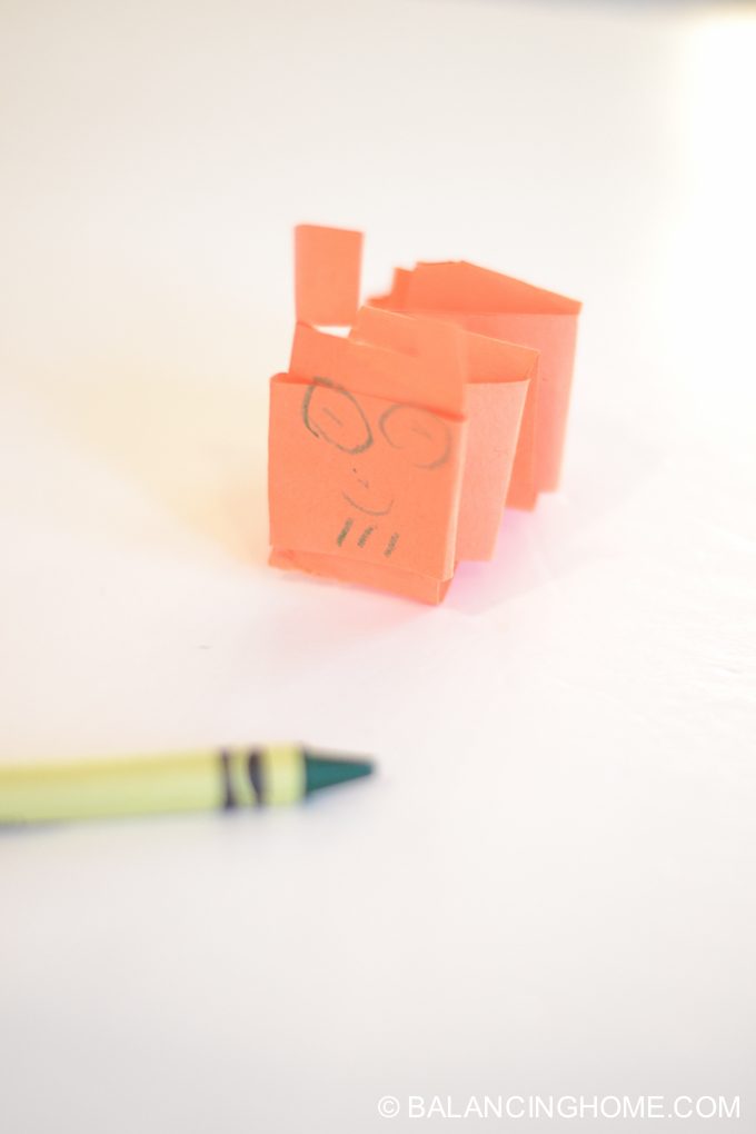 kid-craft-folded-paper-caterpillar-16
