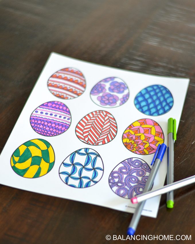 Free Easter egg coloring printable. Perfect easy kid craft. Grab this fun Easter craft!